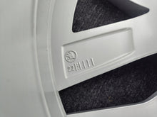 Laden Sie das Bild in den Galerie-Viewer, 1x Alufelge 17 Zoll 7.0&quot; 5x112 46ET Skoda Octavia Iv Rim Wheel