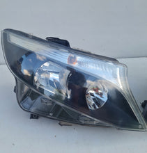 Laden Sie das Bild in den Galerie-Viewer, Frontscheinwerfer Mercedes-Benz Vito W447 A4479067700 A4479067800 Ein Satz