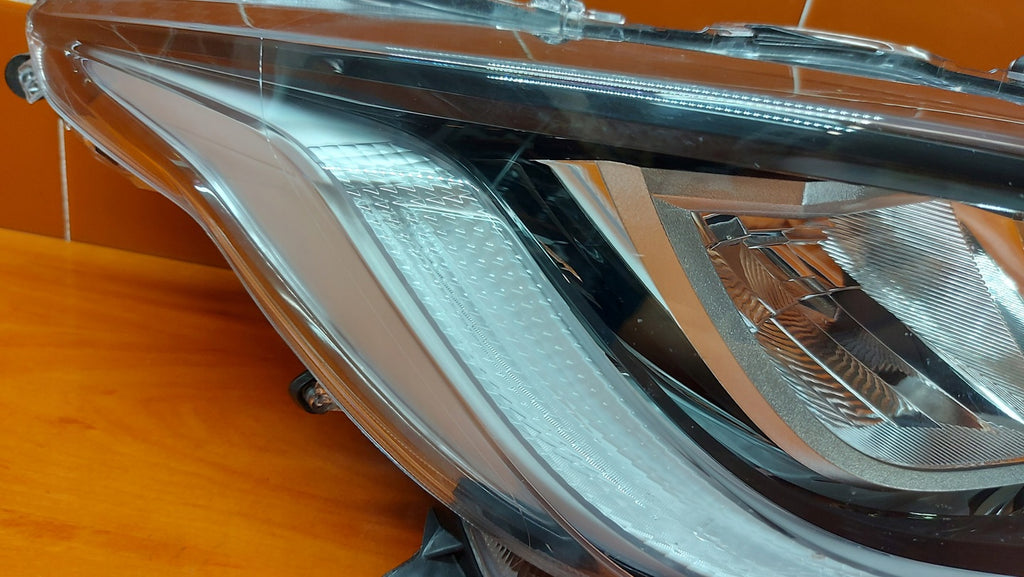 Frontscheinwerfer Toyota Yaris LED Ein Stück (Rechts oder Links) Headlight