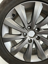Laden Sie das Bild in den Galerie-Viewer, 1x Alufelge 17 Zoll 7.0" 5x112 39ET Glanz Schwarz 7N5601025 Seat Rim Wheel FEL3155326214yx