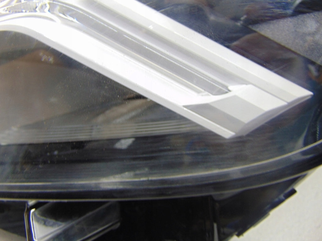 Frontscheinwerfer Dacia Sandero III Logan 260601750R Links Headlight