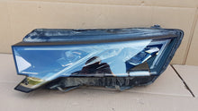 Laden Sie das Bild in den Galerie-Viewer, Frontscheinwerfer Skoda Octavia IV 5E4941035 Full LED Links Headlight SCH1387882157of