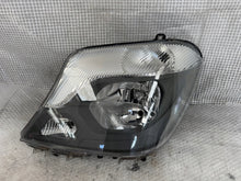 Laden Sie das Bild in den Galerie-Viewer, Frontscheinwerfer Mercedes-Benz Sprinter A9068202361 Rechts oder Links