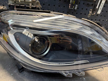 Laden Sie das Bild in den Galerie-Viewer, Frontscheinwerfer Mercedes-Benz W246 A2468207261 Rechts Scheinwerfer Headlight SCH4929966991eh