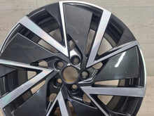 Laden Sie das Bild in den Galerie-Viewer, 1x Alufelge 18 Zoll 6586010251J Skoda Kamiq Rim Wheel FEL5062623402qd