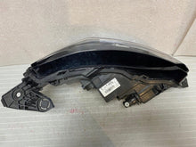 Laden Sie das Bild in den Galerie-Viewer, Frontscheinwerfer Peugeot 208 II 73313327 Full LED Links Scheinwerfer Headlight SCH2903108737vb