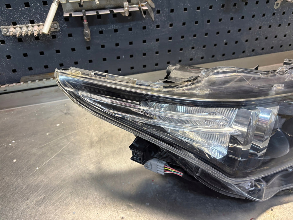 Frontscheinwerfer Toyota Auris 81110-02K30 LED Rechts Scheinwerfer Headlight SCH8802505838in