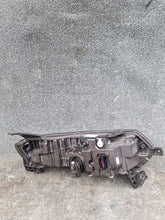 Laden Sie das Bild in den Galerie-Viewer, Frontscheinwerfer Renault Megane E-Tech 260104574R LED Links Headlight SCH5601788650rb