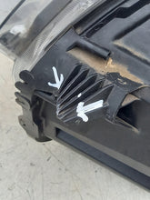 Laden Sie das Bild in den Galerie-Viewer, Frontscheinwerfer Opel Zafira Vivaro C 9832836480 Xenon Rechts Headlight SCH3820937218sl