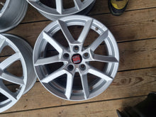 Laden Sie das Bild in den Galerie-Viewer, 4x Alufelge 16 Zoll 6.5" 5x112 33ET Glanz Silber 124R-000526 Audi Q3 Alhambra FEL2433226798rx