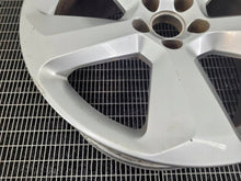 Laden Sie das Bild in den Galerie-Viewer, 1x Alufelge 19 Zoll 8.0" 5x112 27ET Glanz Silber 8R0601025P Audi Q5 8rb FEL1531148556an