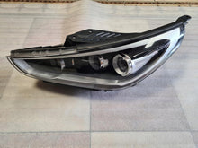 Load image into Gallery viewer, Frontscheinwerfer Hyundai I30 92101G4100 Links Scheinwerfer Headlight SCH8246640788do