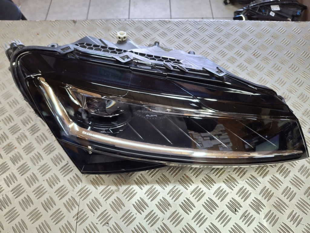 Frontscheinwerfer Skoda Superb III 3V1941016D LED Rechts Scheinwerfer Headlight