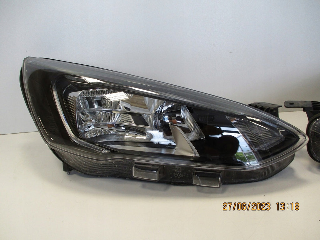 Frontscheinwerfer Ford Focus MX7B13E015CC LED Ein Stück (Rechts oder Links)