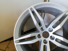 Laden Sie das Bild in den Galerie-Viewer, 1x Alufelge 19 Zoll 8.5" 5x112 32ET Glanz Silber 8W0601025AM Audi A4 Rim Wheel FEL5624746382qh