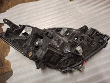 Load image into Gallery viewer, Frontscheinwerfer Toyota Yaris 0D1970D-198 Links Scheinwerfer Headlight SCH9208775784yq