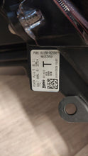Laden Sie das Bild in den Galerie-Viewer, Frontscheinwerfer Toyota Corolla 81150-02S80 Links Scheinwerfer Headlight SCH4618909315as