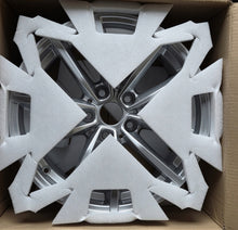 Laden Sie das Bild in den Galerie-Viewer, 1x Alufelge 17 Zoll 7.5" 5x112 30ET Silber 6883520 BMW 3 G21 G20 Rim Wheel FEL6027440267dw