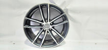 Laden Sie das Bild in den Galerie-Viewer, 1x Alufelge 18 Zoll 8.0&quot; 5x112 30ET Glanz 7855081 BMW 5 G31 G30 Rim Wheel