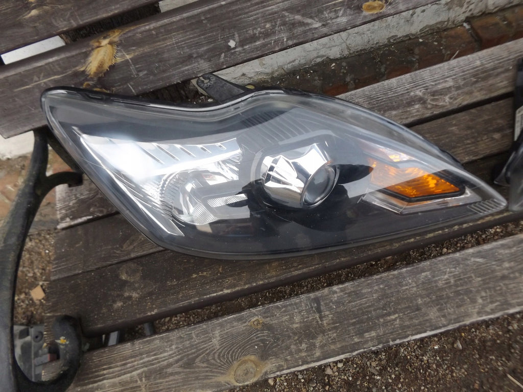 Frontscheinwerfer Ford Focus 8M51-13D155-CD Xenon Ein Stück (Rechts oder Links) SCH4912597438in