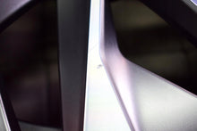 Laden Sie das Bild in den Galerie-Viewer, 1x Alufelge 16 Zoll 7.0&quot; 5x100 46ET Matt Grau 6V0601025N Skoda Fabia Iii