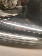 Laden Sie das Bild in den Galerie-Viewer, Frontscheinwerfer VW Touareg 7P1941034A Xenon Rechts Scheinwerfer Headlight