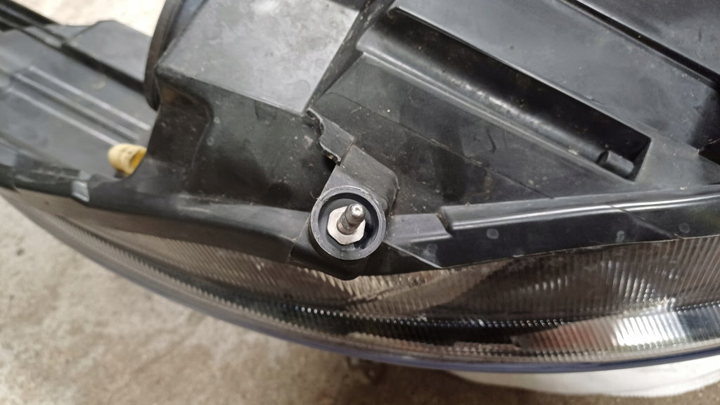 Frontscheinwerfer Ford Fiesta Links Scheinwerfer Headlight SCH9569722275vx