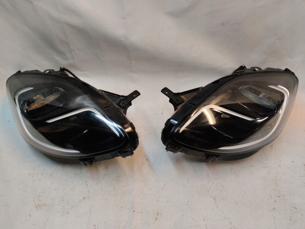 Frontscheinwerfer Ford Puma L1TB-13E014-CH L1TB-13E015-CH Ein Satz Headlight SCH7489426276ax