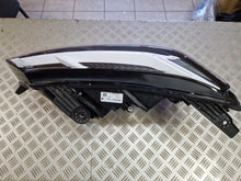 Laden Sie das Bild in den Galerie-Viewer, Frontscheinwerfer Dacia Sandero III Jogger 260107920R LED Rechts Headlight