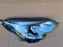 Laden Sie das Bild in den Galerie-Viewer, Frontscheinwerfer Opel Corsa E 13381336 Rechts Scheinwerfer Headlight SCH3823639572aa