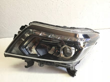 Laden Sie das Bild in den Galerie-Viewer, Frontscheinwerfer Mazda IV Navara D23 49001-D23 Full LED Ein Satz Headlight