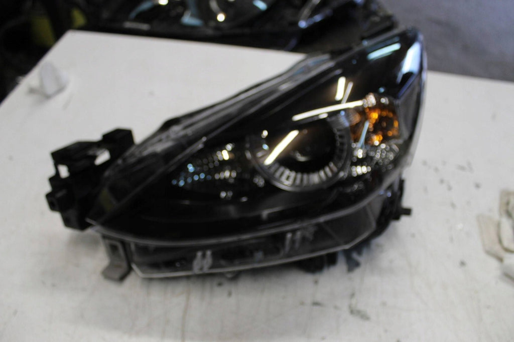 Frontscheinwerfer Mazda II D43N-51040 LED Links Scheinwerfer Headlight SCH7463080424mg