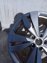 Laden Sie das Bild in den Galerie-Viewer, 1x Alufelge 19 Zoll 8.0&quot; 5x112 45ET 11A071499 VW Id.4 Rim Wheel
