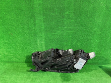 Laden Sie das Bild in den Galerie-Viewer, Frontscheinwerfer Skoda Octavia IV 5E4941016A Rechts Scheinwerfer Headlight SCH9378274997kl