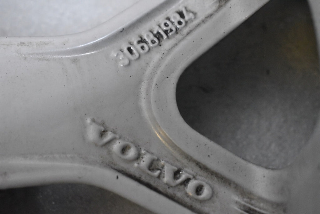 1x Alufelge 18 Zoll 8.0" 5x108 55ET Glanz Silber 30681984 Volvo S60 S80