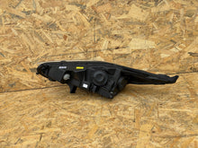 Laden Sie das Bild in den Galerie-Viewer, Frontscheinwerfer Ford Fiesta I C1BB-13W029-CH Rechts Scheinwerfer Headlight SCH1534511199jf