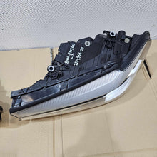 Load image into Gallery viewer, Frontscheinwerfer BMW G31 G30 7439183 7214952 LED Ein Stück (Rechts oder Links) SCH5606563938ru