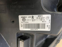 Load image into Gallery viewer, Frontscheinwerfer VW Amarok 2H1941016AF Xenon Rechts Scheinwerfer Headlight SCH7119043803on