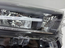 Laden Sie das Bild in den Galerie-Viewer, Frontscheinwerfer Toyota V Rechts Scheinwerfer Headlight SCH3853011767hy