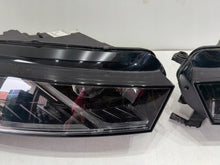 Laden Sie das Bild in den Galerie-Viewer, Frontscheinwerfer Skoda Octavia IV 5E4941015A 5E4941016A Ein Satz Headlight SCH3364774562bh