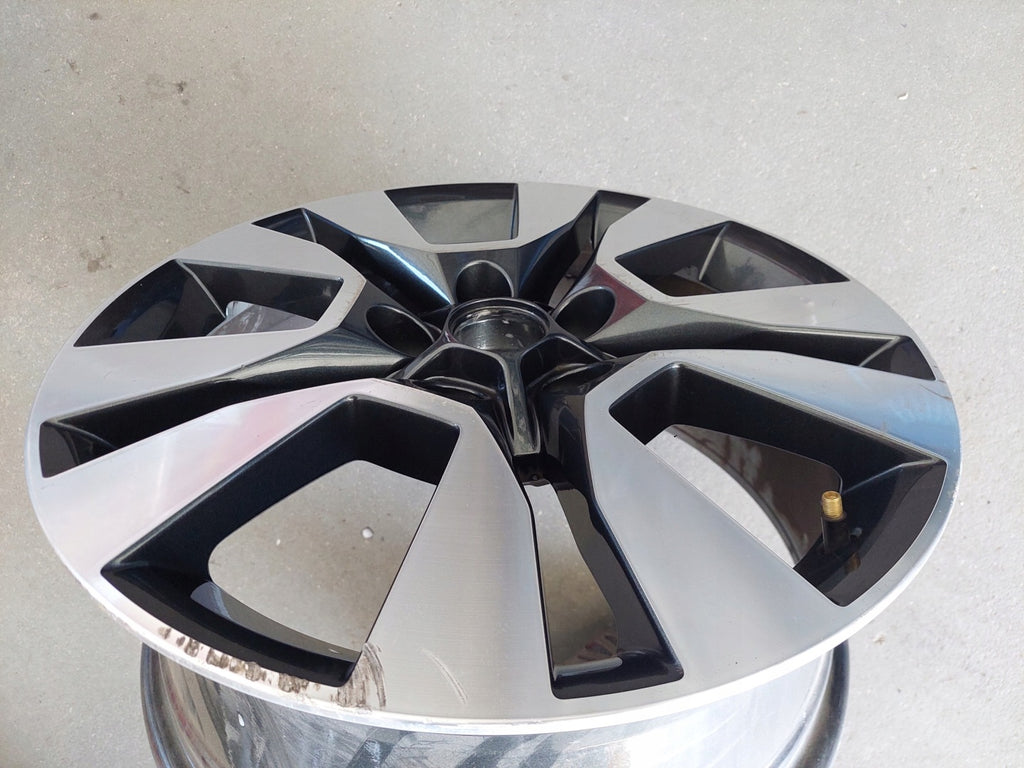 1x Alufelge 17 Zoll 7.0" 5x112 45ET Glanz Schwarz 5L0601025S Mg Yeti Rim Wheel FEL2304320045zw