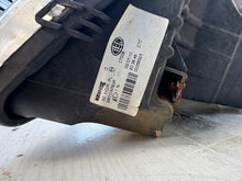 Laden Sie das Bild in den Galerie-Viewer, Frontscheinwerfer Dacia Sandero 260104793R Rechts Scheinwerfer Headlight