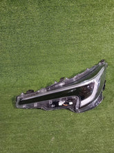 Laden Sie das Bild in den Galerie-Viewer, Frontscheinwerfer Toyota Corolla CSC28679 Links Scheinwerfer Headlight SCH4872277317po