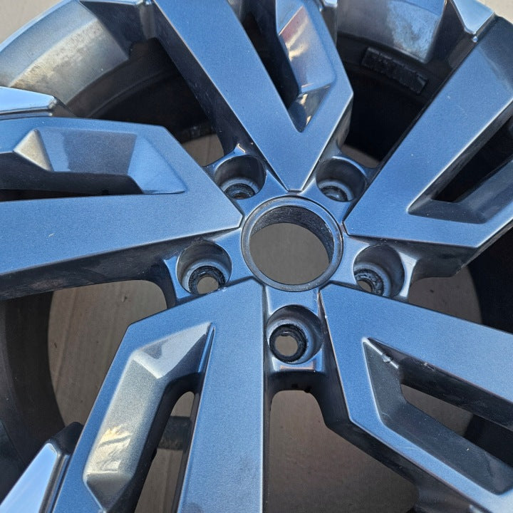 1x Alufelge 18 Zoll 7.5" 5x120 45ET Glanz Schwarz 2H6601025J VW Amarok Rim Wheel FEL8069141718aj