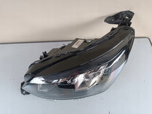 Laden Sie das Bild in den Galerie-Viewer, Frontscheinwerfer Peugeot II 208 9833036380 Full LED Links Headlight SCH3383973832zu