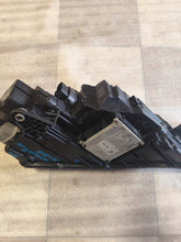 Load image into Gallery viewer, Frontscheinwerfer Skoda Octavia III 5E1941015F Links Scheinwerfer Headlight SCH3459055760bx