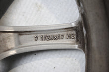 Load image into Gallery viewer, 4x Alufelge 17 Zoll 7.5" 5x112 27ET Glanz Silber 6868217 BMW G11 G12 Rim Wheel FEL9805241080or