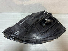 Laden Sie das Bild in den Galerie-Viewer, Frontscheinwerfer Mercedes-Benz W177 A1779062206 LED Rechts Headlight SCH7065480005gg