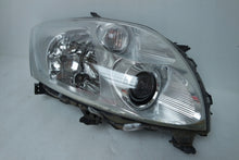 Laden Sie das Bild in den Galerie-Viewer, Frontscheinwerfer Toyota Auris 8107002480 LED Ein Stück (Rechts oder Links)
