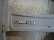 Laden Sie das Bild in den Galerie-Viewer, 1x Alufelge 18 Zoll 8.0&quot; 5x112 44ET Glanz Silber 3V0601025J Skoda Superb Iii